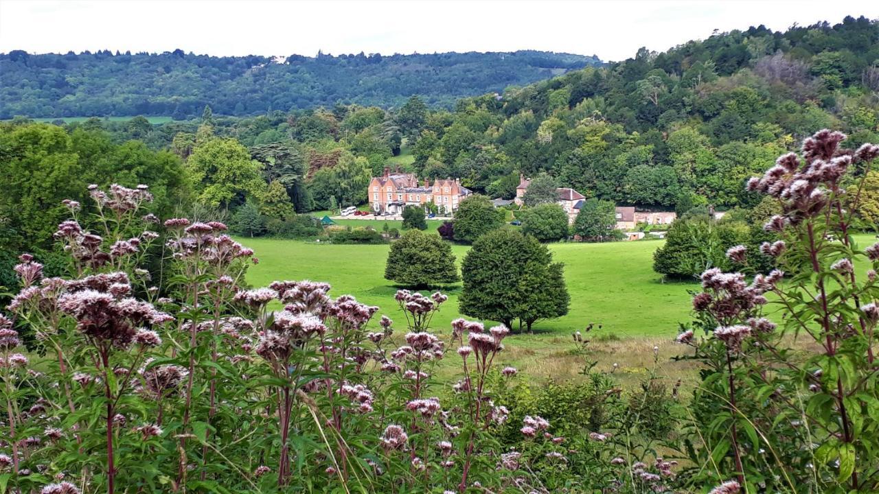 Fsc Juniper Hall Hostel Mickleham Exteriér fotografie